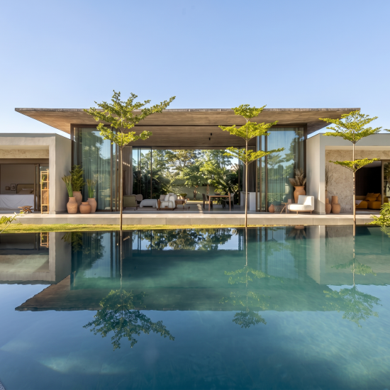Enhance_the_quality_of_this_architectural_poolside-1777387854383